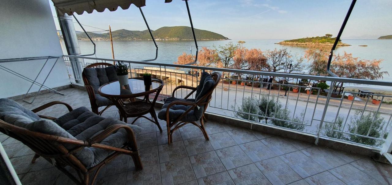 Θέα Μπροστά Στη Θάλασσα Apartman Néa Péramos Kültér fotó