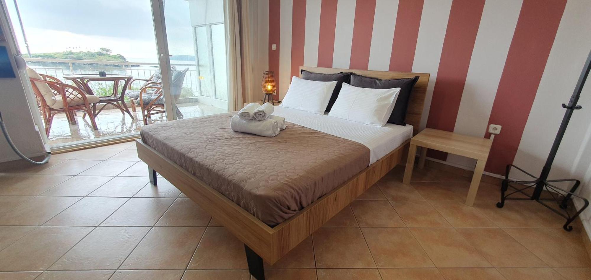Θέα Μπροστά Στη Θάλασσα Apartman Néa Péramos Kültér fotó